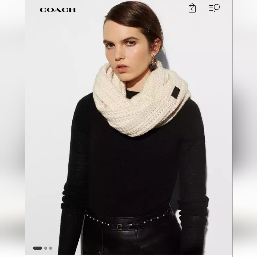 COACH CHUNKY KNIT INFINITY SCARF CREAM BIEGE LEATHER TAB KNITWEAR WOMEN OS COZY